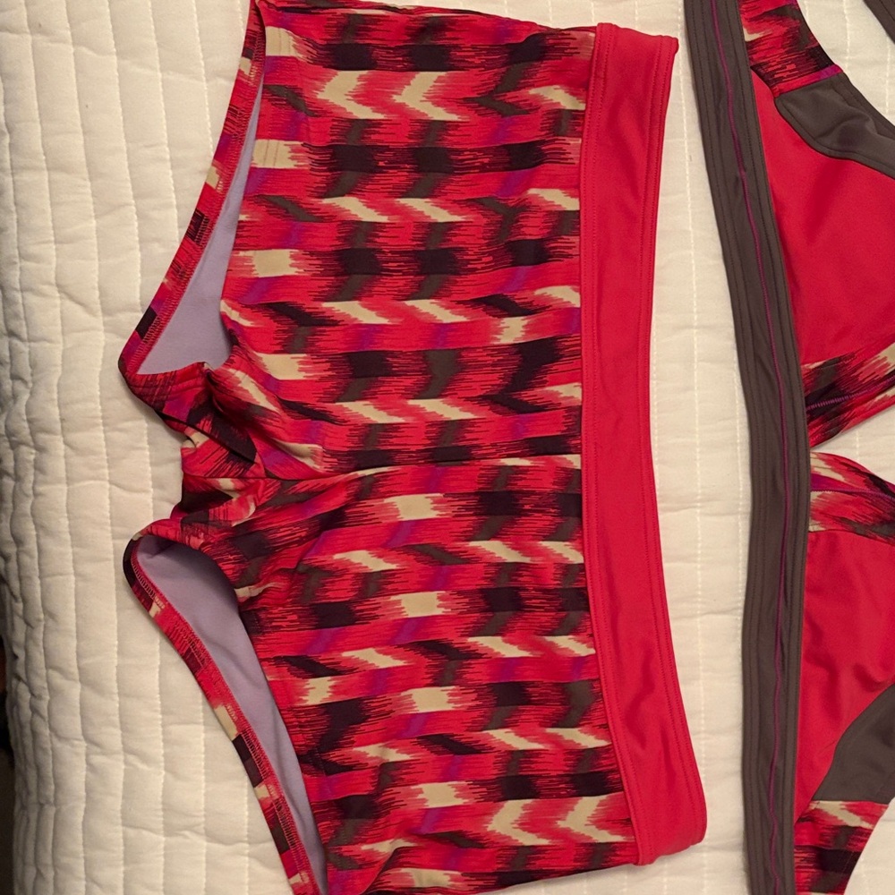 Prana Swimsuit Set - Picture 3 of 11